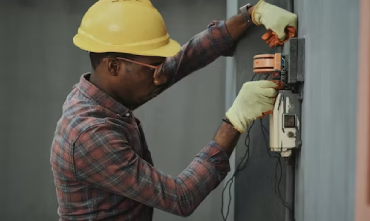 Why Experience Matters When Hiring Electrical Engineering Companies